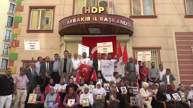Diyarbakır haber! DİYARBAKIR - Evlat Nöbeti Çalıştayı düzenleme kurulundan Diyarbakır annelerine ziyaret