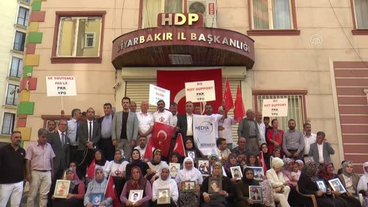 Diyarbakır haber! DİYARBAKIR - "Evlat Nöbeti Çalıştayı" düzenleme kurulundan Diyarbakır annelerine ziyaret