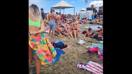 Jova Beach Party 2022, chi fa il bagno e chi canta "Bella"
