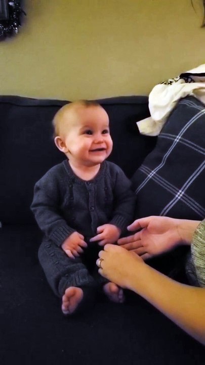 Toddler hilariously attempts to pronounce linoleum