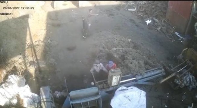 Son dakika haber! TEL SARMA MAKİNESİNE KAPILAN İŞÇİNİN ÖLDÜĞÜ ANLARIN GÖRÜNTÜLERİ ORTAYA ÇIKTI