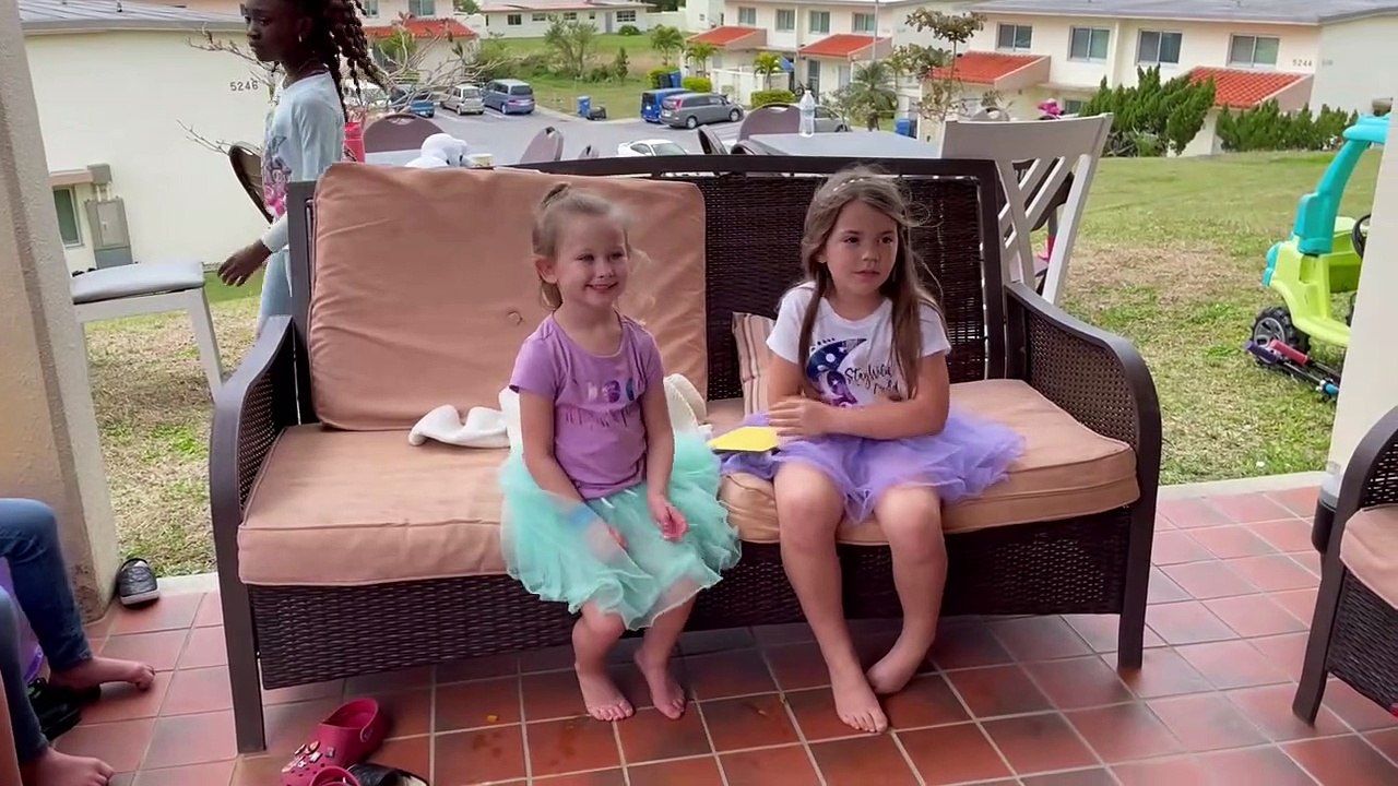 Anniversaire surprise de la fille de 9 ans - Buzz Buddy