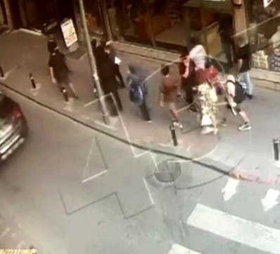 Şişli'de telefon hırsızına suçüstü kamerada: Güven timlerinden kaçamadı