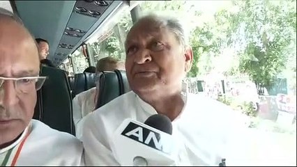 राष्ट्रीय अध्यक्ष के चुनाव को लेकर दिल्ली सीएम गहलोत का बयान, मेरा स्टैंड वही है जो पार्टी का स्टैंड है