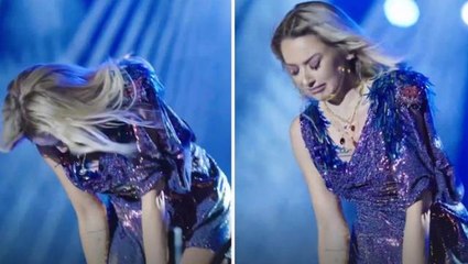 'Küçük Bir Yol' şarkısını seslendiren Hadise bir anda gözyaşlarına boğuldu