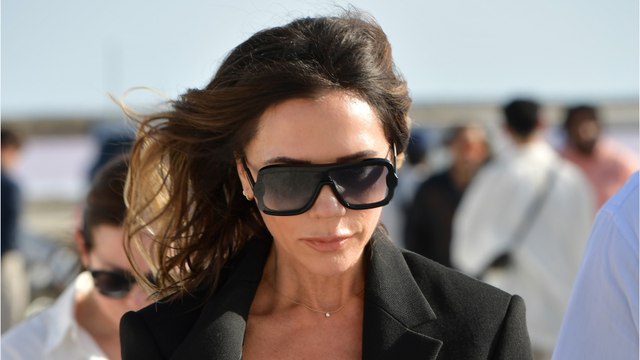 GALA VIDEO - Victoria Beckham en froid avec son fils Brooklyn ? Elle fait taire les rumeurs
