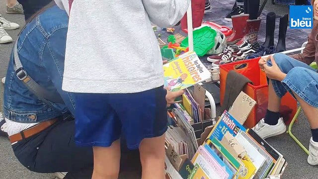 La braderie de Lille des enfants à la gare Saint Sauveur