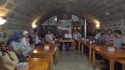 DİYARBAKIR - "Evlat Nöbeti Çalıştayı" düzenleme kurulu üyeleri, basın mensuplarıyla bir araya geldi