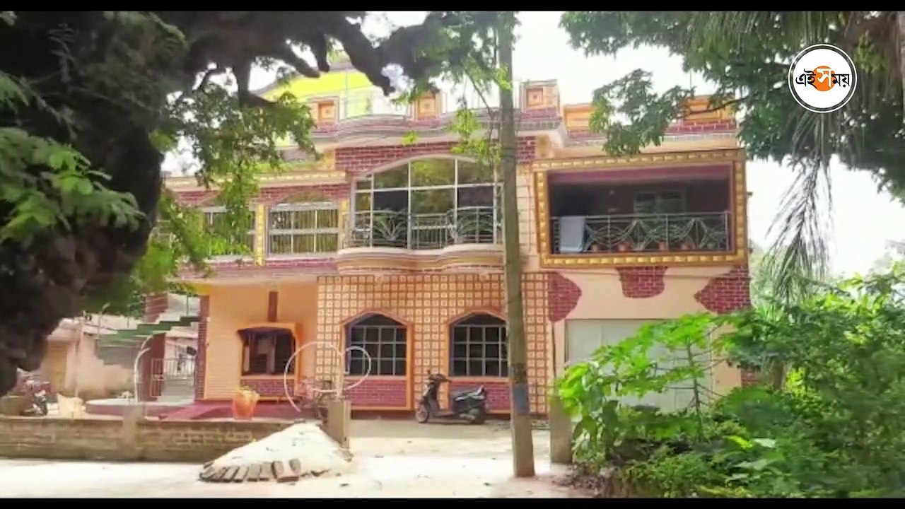 বেনিয়মের টাকায় অট্টালিকা