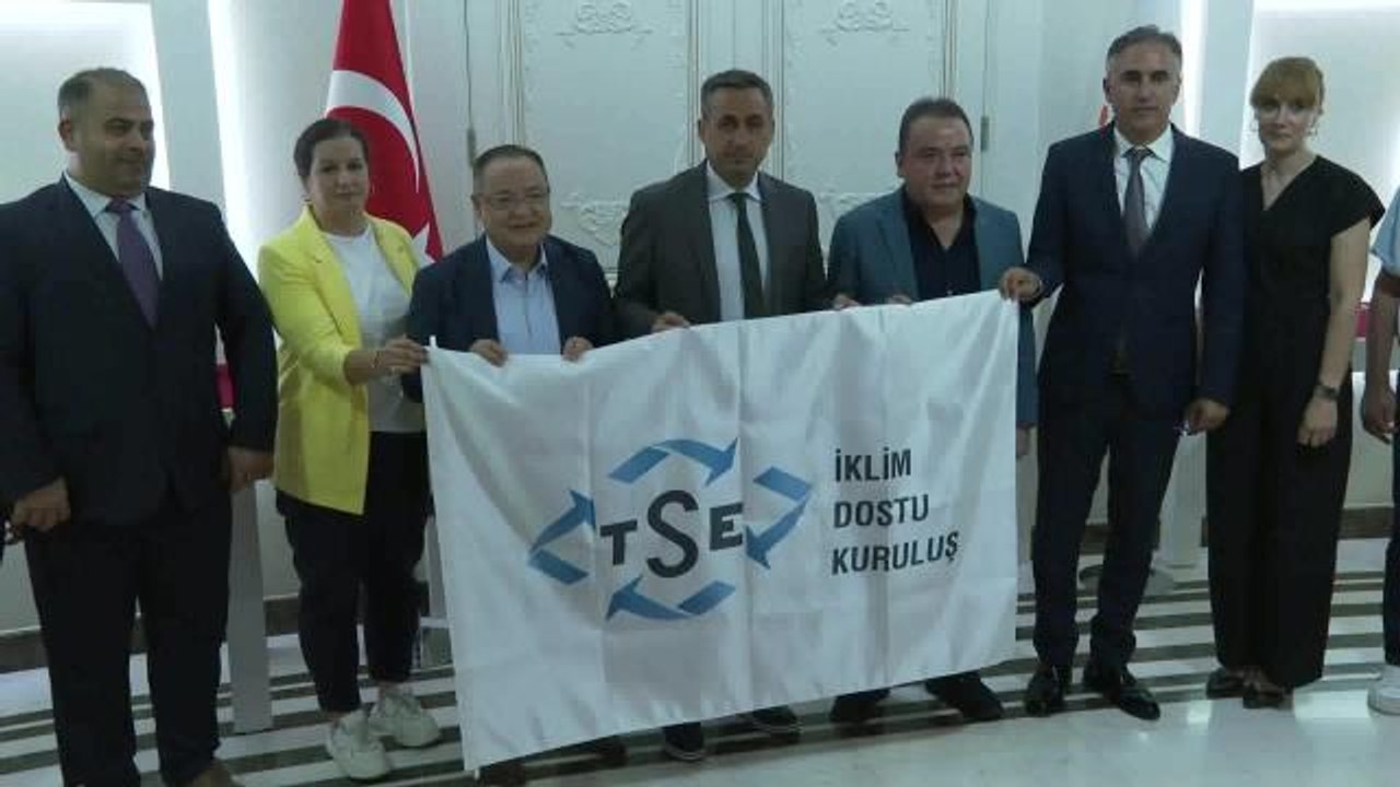 Antalya yerel haberi... Antalya Büyükşehir Belediyesi Türkiye'nin İlk İklim Dostu Belediyesi Oldu