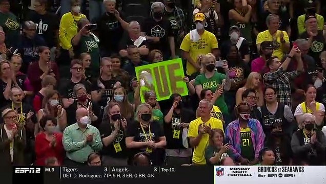 Les larmes de Sue Bird, poussée vers la retraite