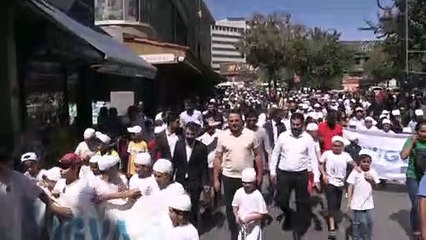 TÜGVA’dan yaz okulu ‘etkinliği’: Takke takılan çocuklar tekbirlerle yürütüldü!