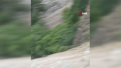 Son dakika haber... Uçuruma yuvarlanan cipteki yolcu kadın turist hayatını kaybetti