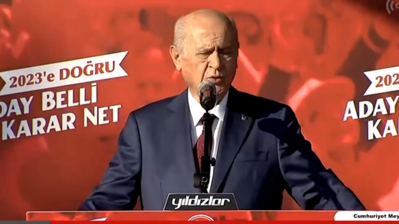 Bahçeli, Pir Sultan Abdal'ın diyerek sosyalist şair Adnan Yücel'dan alıntı yaptı