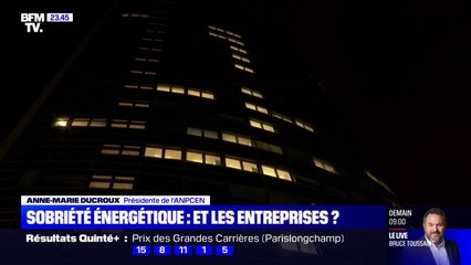 Sobriété énergétique: la tour Séquoia, qui abrite le ministère de la Transition écologique, éclairée la nuit alors que la loi l'interdit