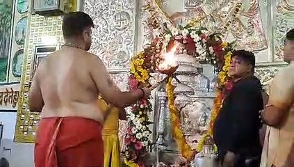 बाबा रामदेव की दशमी पर कीजिए 51 ज्योत से महाआरती दर्शन...देखे वीडियो