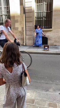 Melissa Theuriau et Jamel Debbouze : Leur fille Lila trop lookée, en combinaison avec un sac à mains