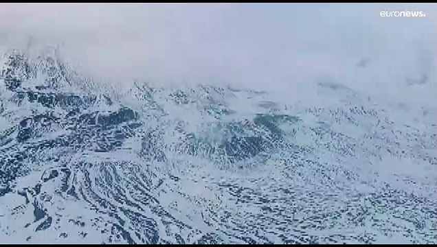 Восемь погибших при восхождении на Ключевскую сопку, спасатели пытаются дойти до остальных