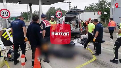Bolu’da feci kaza: Bariyerlere ok gibi saplandı! 3 can kaybı