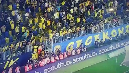 Ankaragücü taraftarının metrelerce yükseklikten sahaya atladığı anlar kamerada