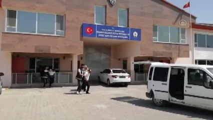 Göçmen kaçakçılığı yaptıkları iddia edilen 5 şüpheli gözaltına alındı