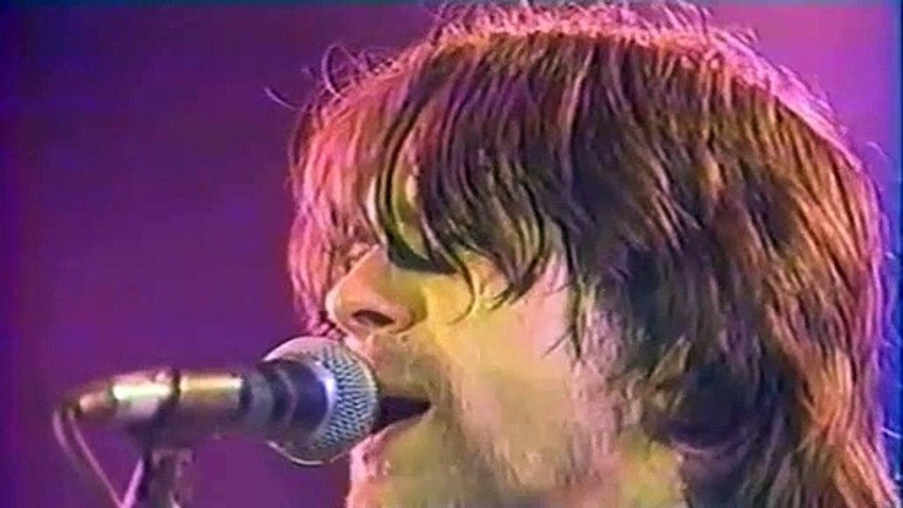 Nirvana chante "Come As You Are" en concert