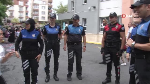Son dakika haberleri... Ümraniye'de, Polis maskotu 'Cesur' çocuklarla buluştu