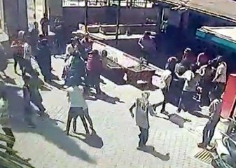 Son dakika haberleri! CENAZEDE 6 KİŞİNİN YARALANDIĞI AKRABA KAVGASINA 3 TUTUKLAMA