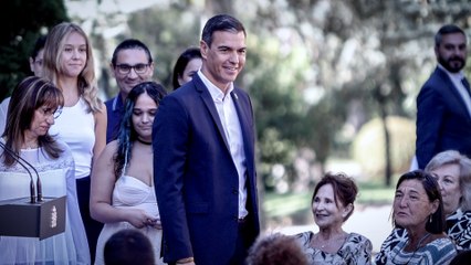 Sánchez anuncia el subsidio por desempleo para las empleadas del hogar