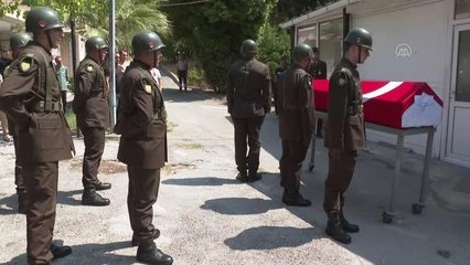 İzmir haber: Batman'da hayatını kaybeden astsubay, İzmir'de son yolculuğa uğurlandı
