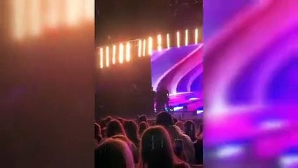 "¿Qué pasó?": susto en el recital de Tini Stoessel en Corrientes por un principio de incendio