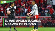 Con polémica arbitral, Chivas empata sin goles en el Nemesio Diez ante Toluca