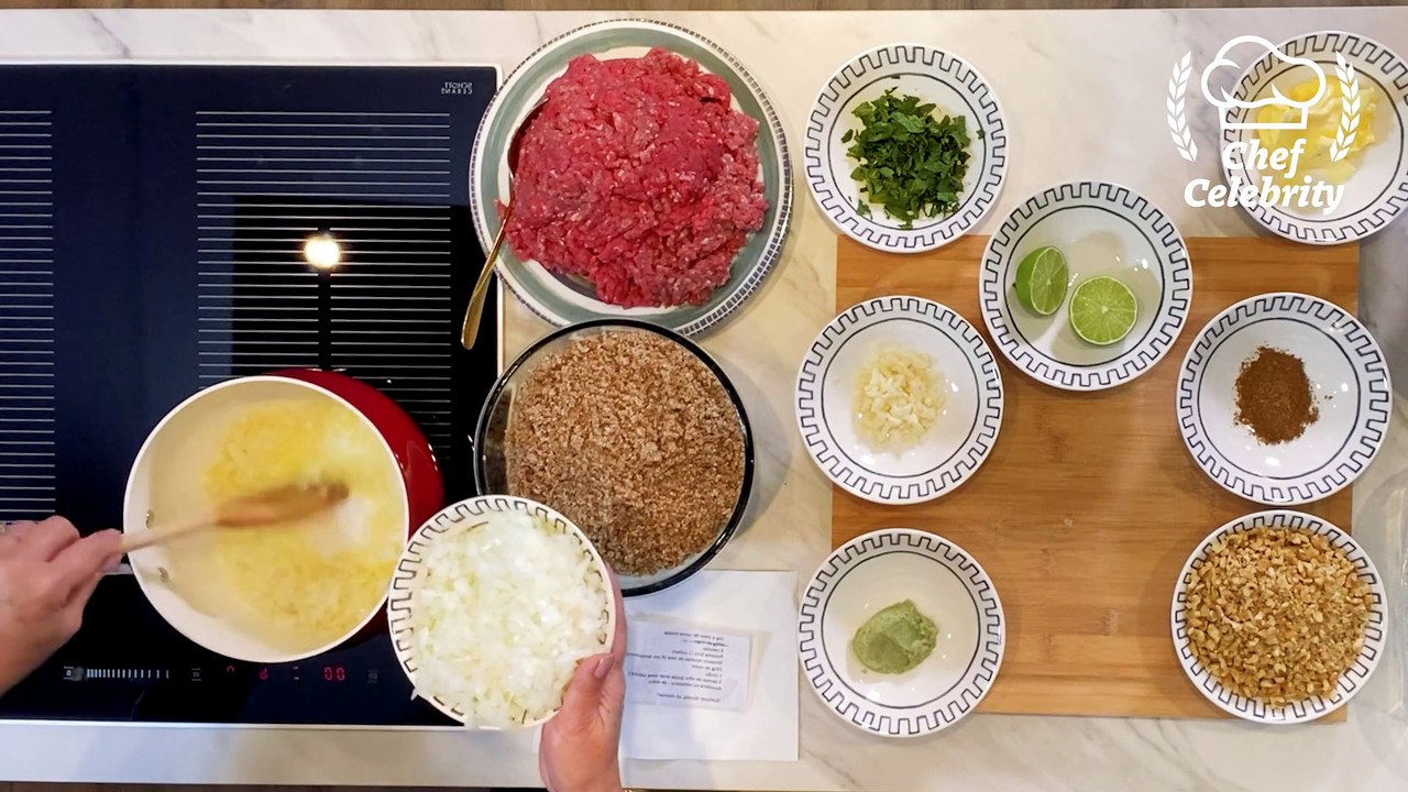 DONA KIKA SATO, MÃE DE SABRINA SATO, ENSINA RECEITA DE KIBE DE ASSADEIRA DELICIOSO |CHEF CELEBRITY