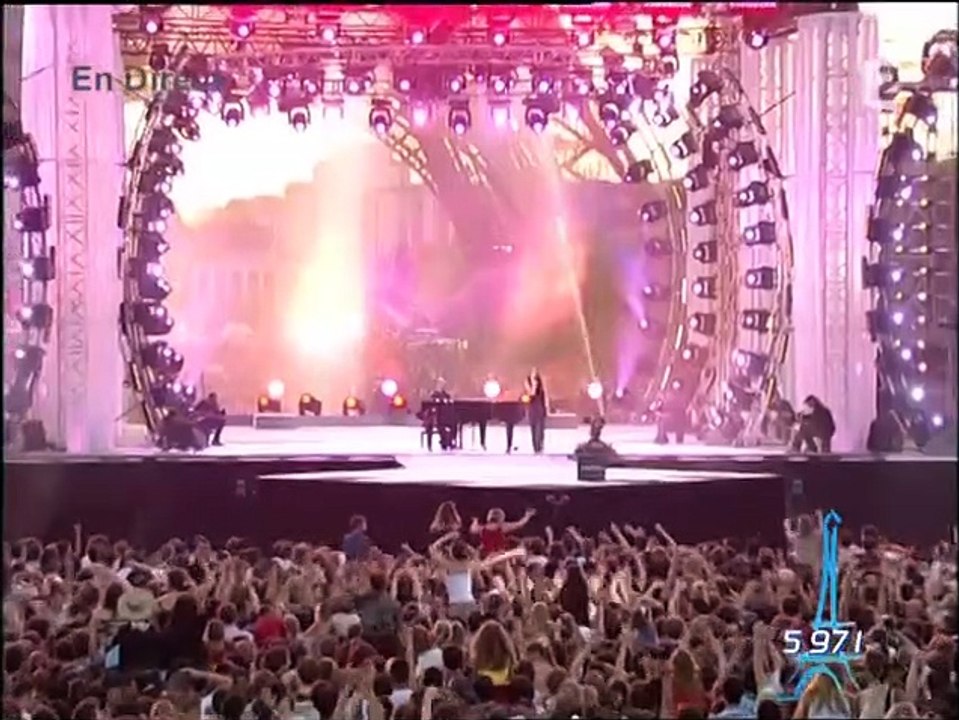 Natasha St-Pier et Pascal Obispo chantent "Tu trouveras"