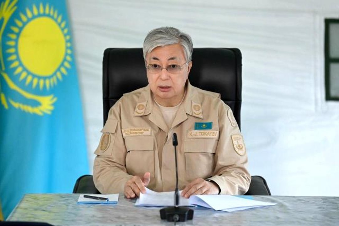 Son dakika haber! Tokayev: "Hükümet iki, iki buçuk ay içerisinde sizlere eskisinden daha iyi yeni evler yapacak"Kazakistan Cumhurbaşkanı Tokayev, yangın bölgesinde