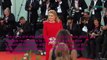 Carla Bruni Sarkozy : sublime en robe nuisette, elle enflamme la Mostra de Venise