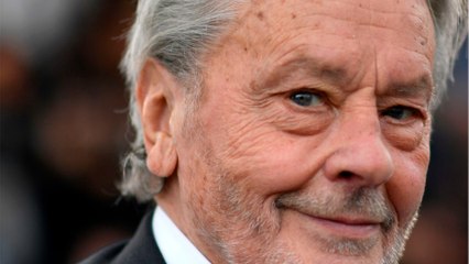 VOICI : Alain Delon : pourquoi il a été invité en Ukraine par Volodymyr Zelensky ?