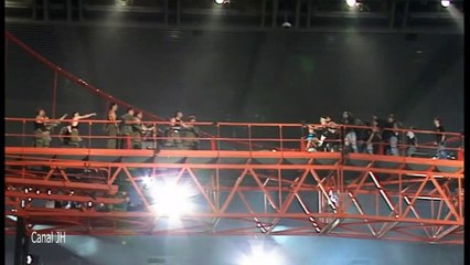 Johnny Hallyday - bagarre et fumée - 2000