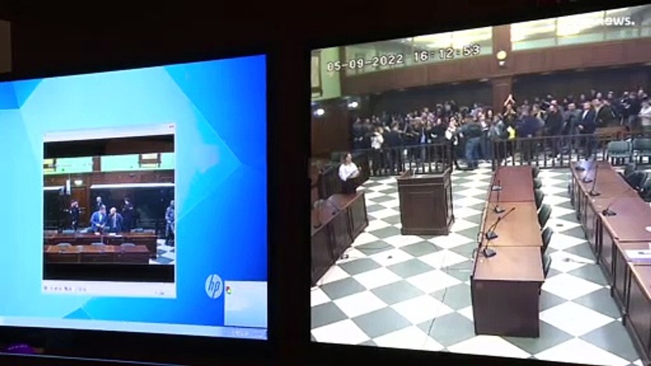 Суд приговорил журналиста Ивана Сафронова к 22...