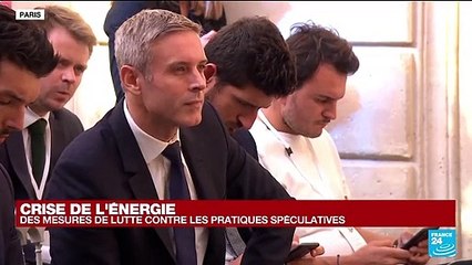 Répondant à une question sur des coupures potentielles d'énergie, Emmanuel Macron évoque une mobilisation générale pour éviter d'en arriver à un stade de coercition.