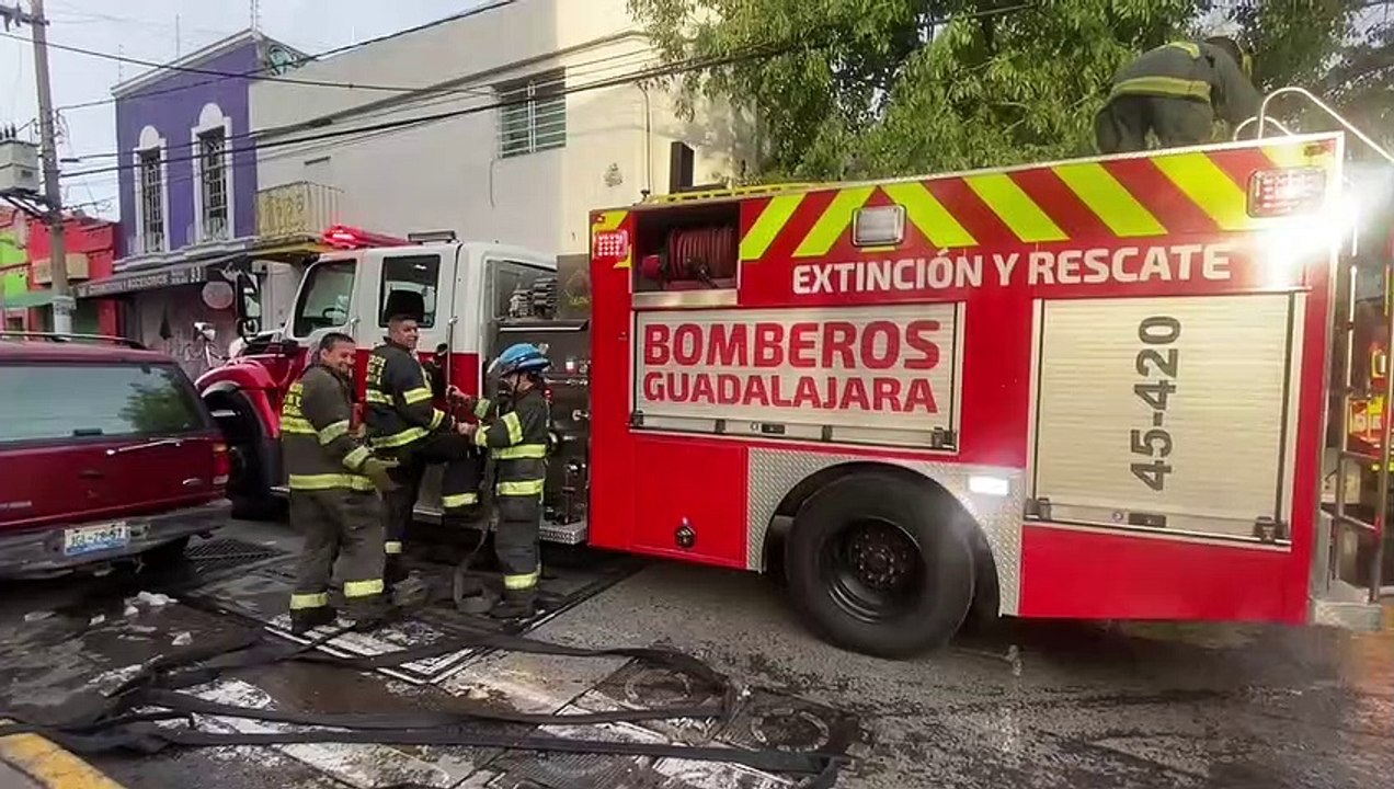 Dos automóviles se incendiaron debido a una falla mecánica, esto en diferentes puntos de la ZMG