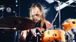 Konzert ohne Taylor Hawkins (†): So rührend gedenken die Foo Fighters ihrem Drummer