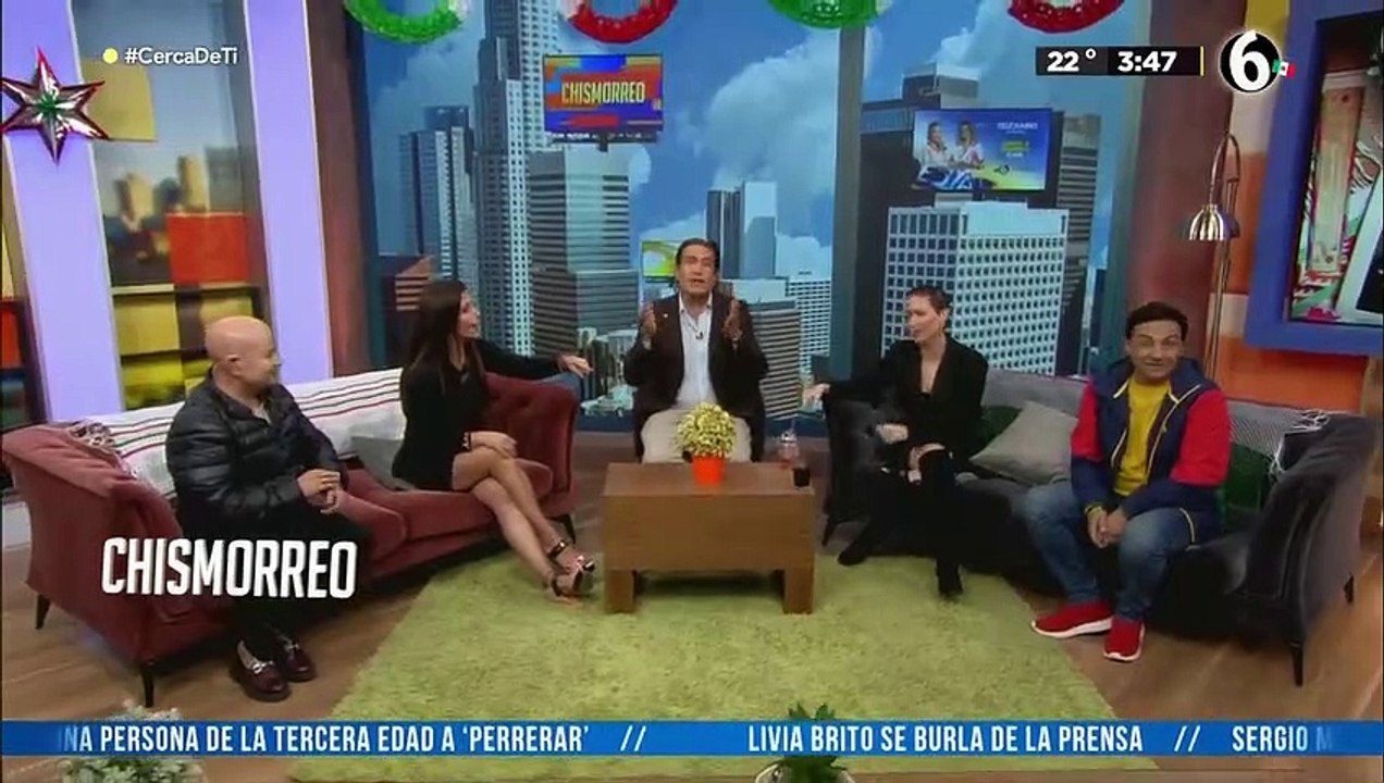 Santa Fe Klan es detenido por aparentemente estar fumando marihuana