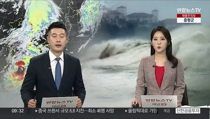 [속보] 신규 확진 9만9837명…그제의 2.6배