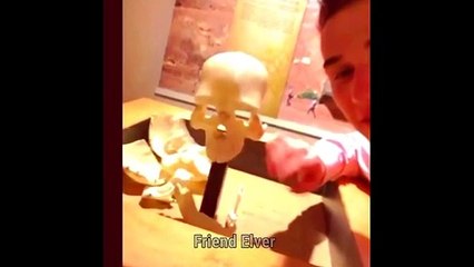 SI TE RÍES PIERDES NIVEL DIO