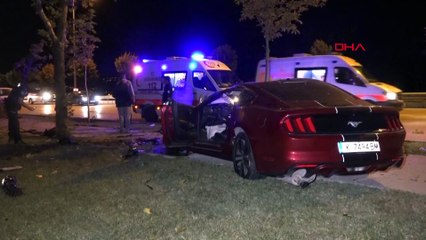 Çarpışan 2 araç metrelerce sürüklendi: 1 ölü, 3 ağır yaralı
