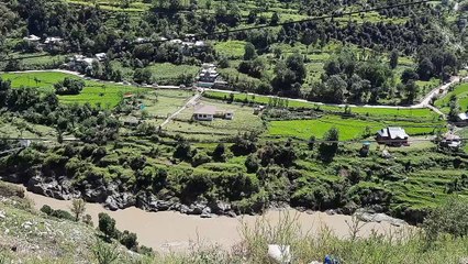 Karen valley Kashmir - The border between Pakistan and India just few yards away