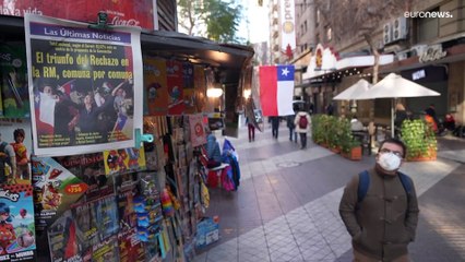 Análisis | La disyuntiva de Chile de seguir con la misma Constitución o revitalizar el proceso