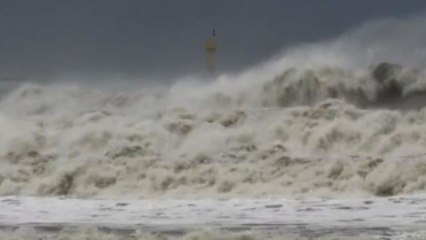 Corea del Sud, il tifone Hinnamnor provoca danni e allagamenti