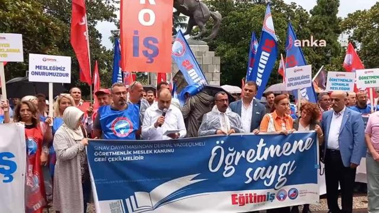 Samsun haberleri! Eğitim-İş Mitingleri Samsun'da. Kadem Özbay: "Bize Parmak Sallayan Vekillere 'Öğretmene Parmak Sallanmaz' Sözünü Alanlarda Çınlatmak İçin Buradayız"